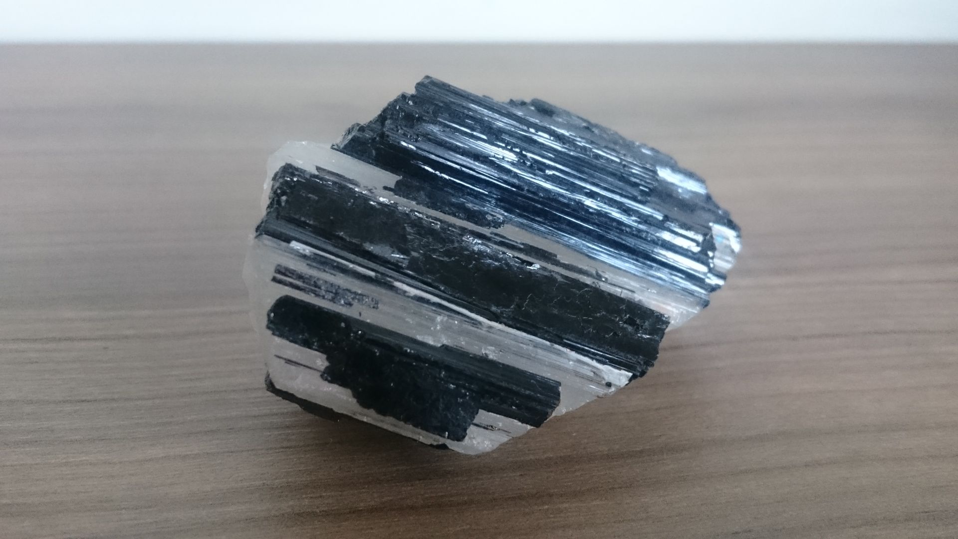 File:Black Tourmaline with Quartz (48340709947).jpg