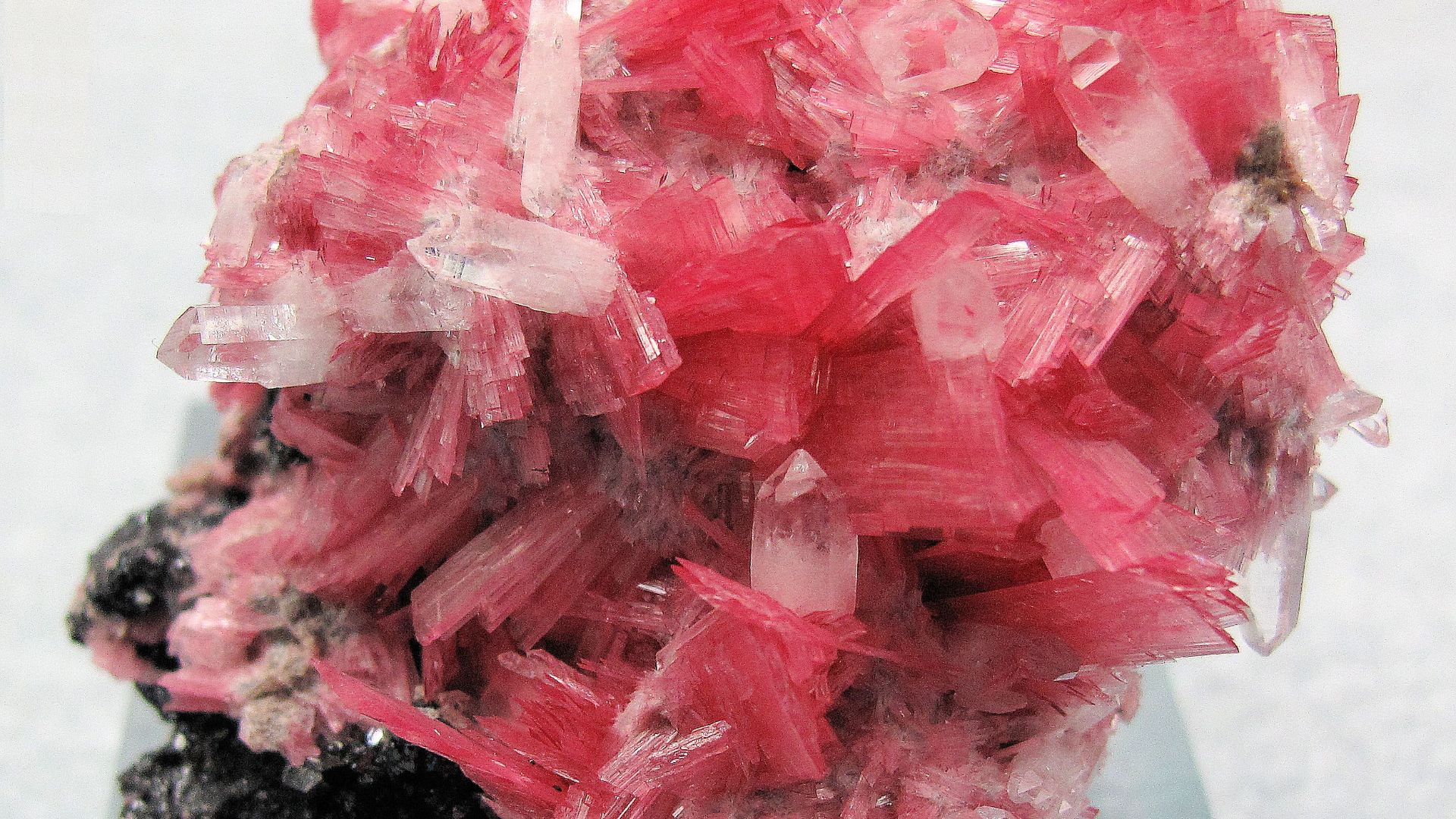 File:8224M-rhodonite3.jpg