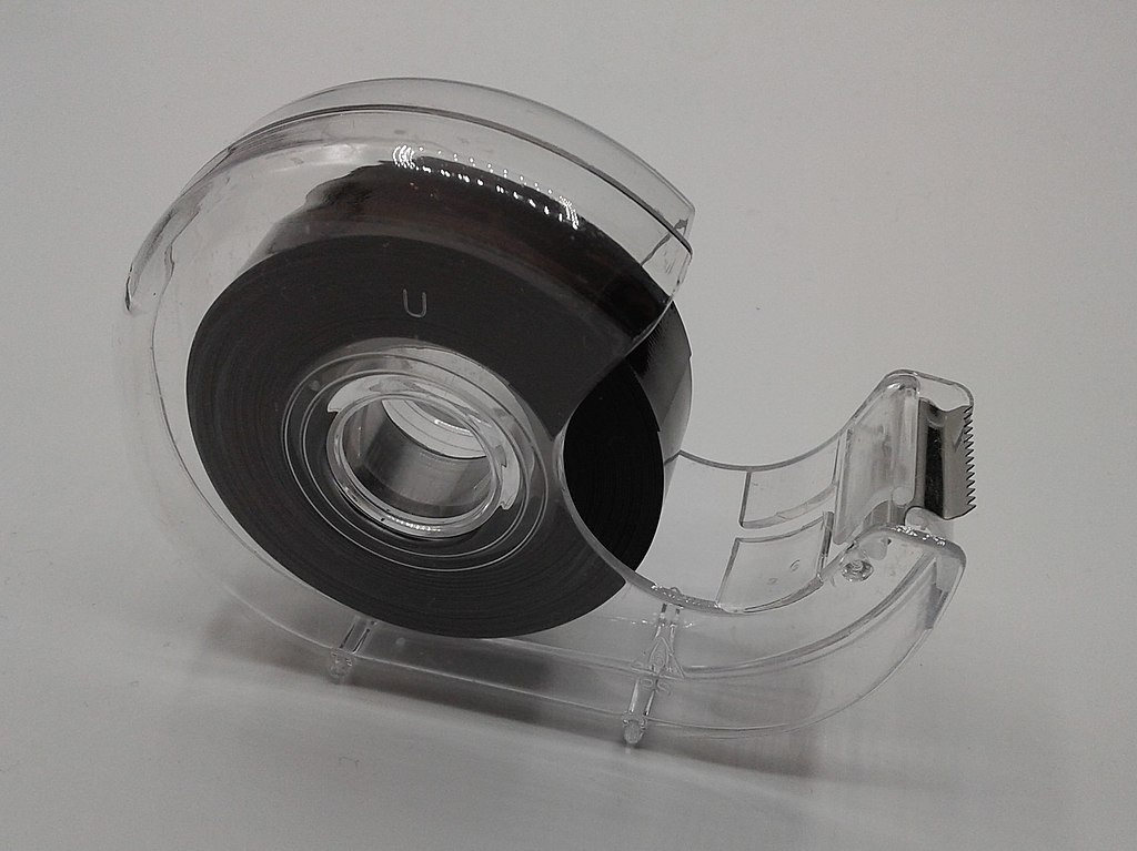 1024Px-Black Magnetic Tape Dispenser