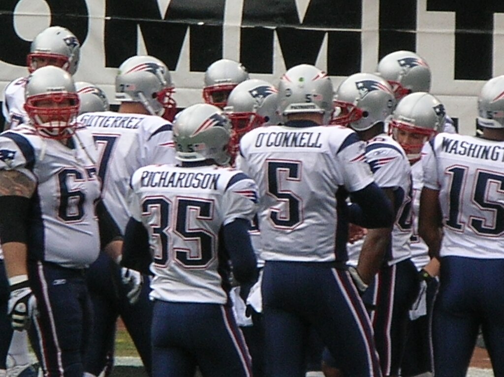Patriots In Huddle Pregame At New England At Oakland 12-14-08