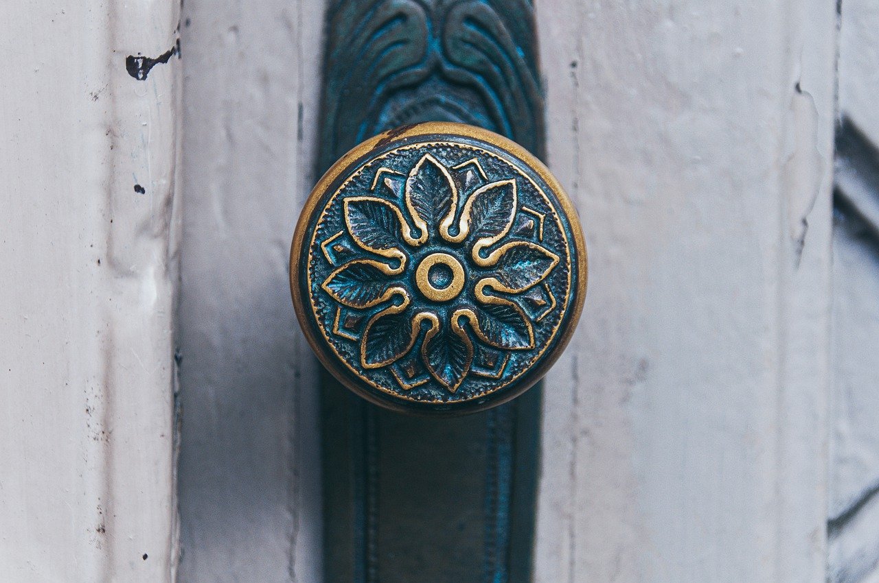 doorknob-7817879_1280.jpg