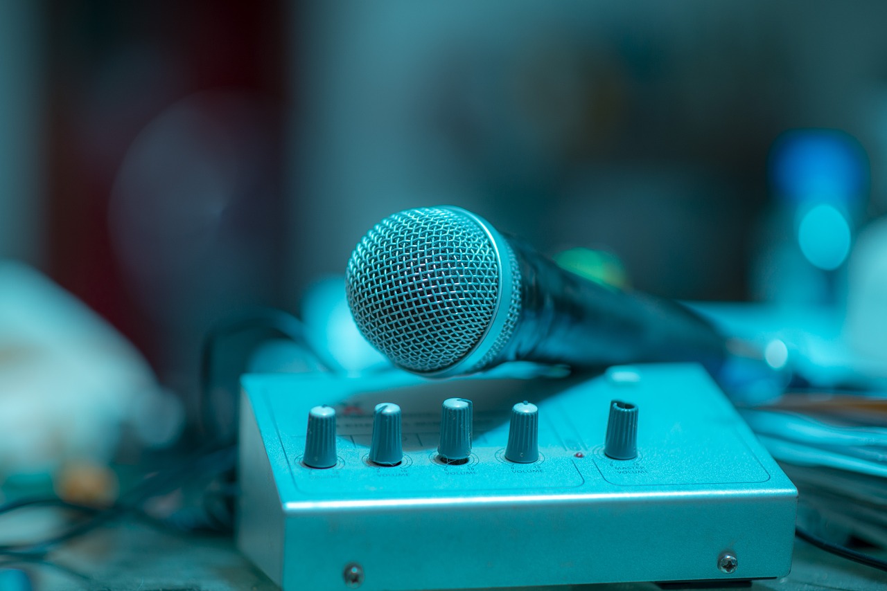microphone-4547640_1280.jpg