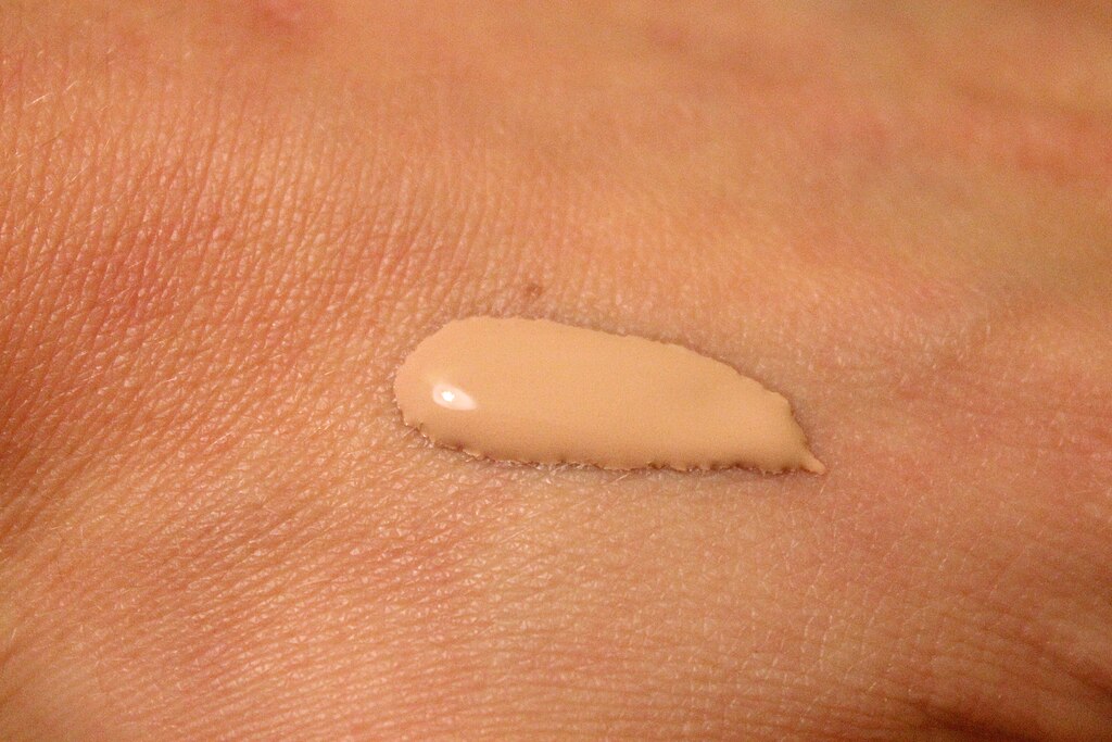 Foundation (Cosmetics)