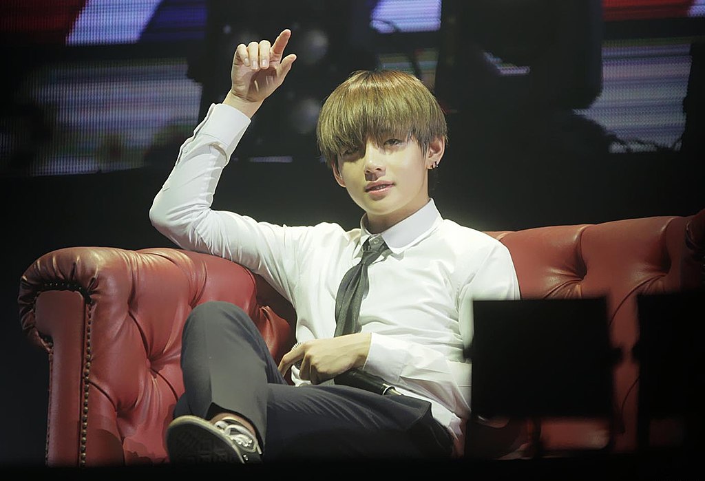 V (Kim Tae-Hyung) Performing At The Trb In Taipei 02