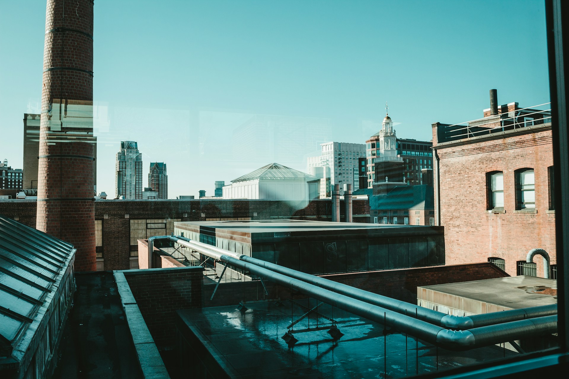 Sean-Foster-Mahagssis2M-Unsplash