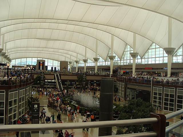 640Px-Denver International Airport Interior