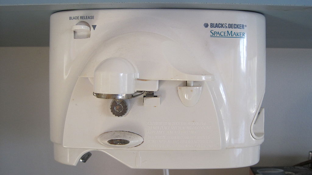1024Px-Black & Decker Spacemaker Can Opener