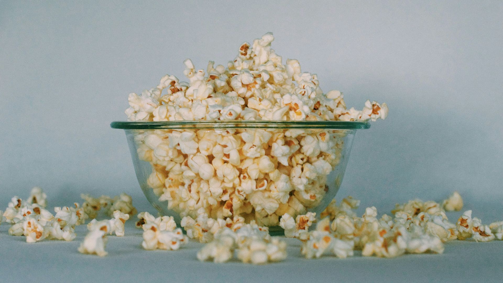 popcorns on clear glass bowl