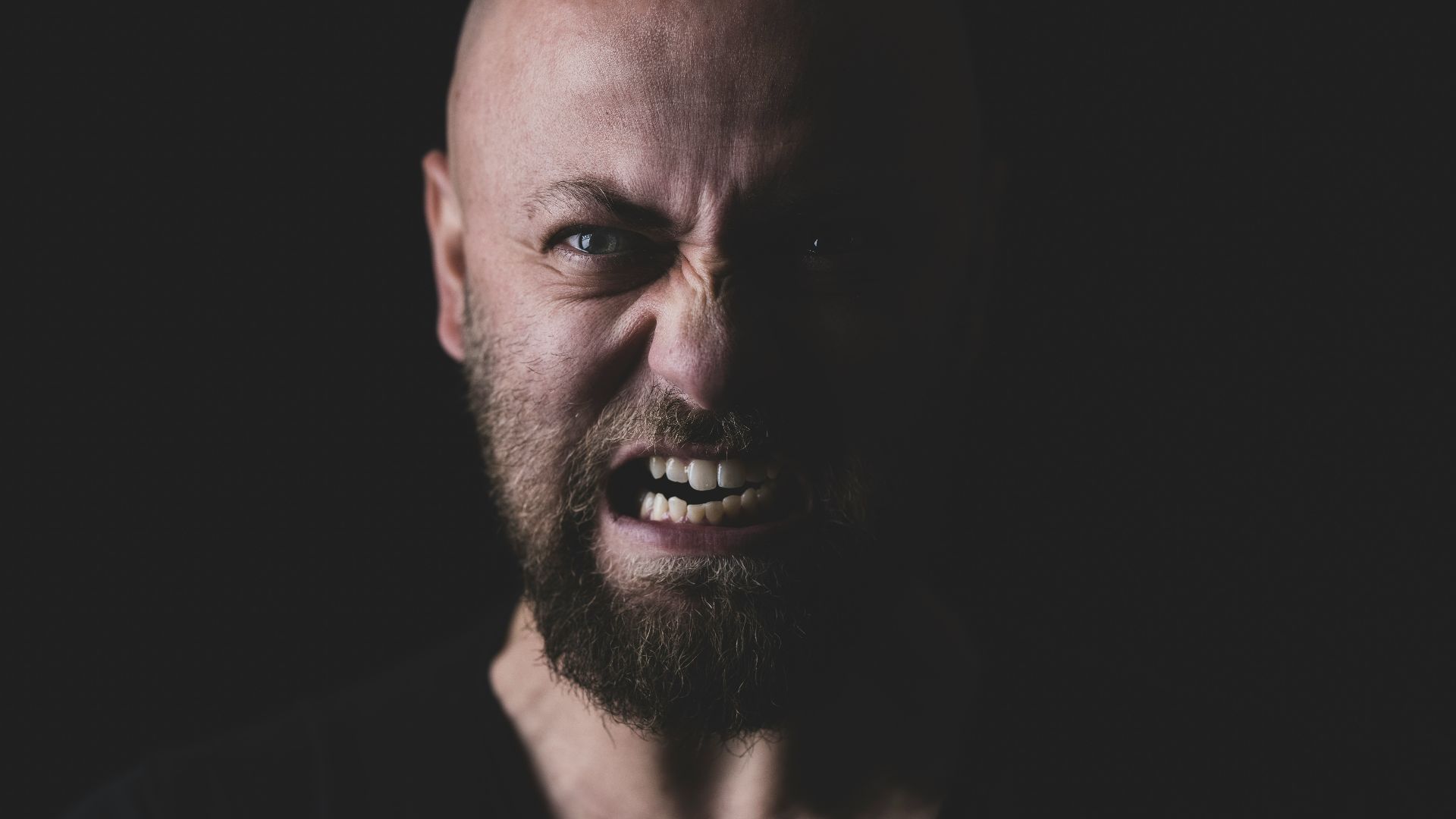 man in black crew neck shirt