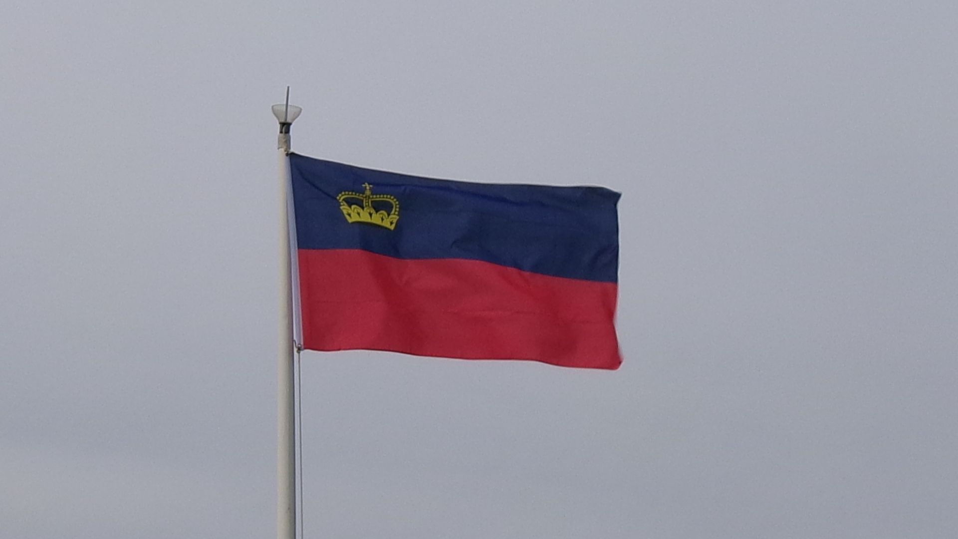 File:Flag of Liechtenstein, Island Harbour, Isle of Wight, England.jpg