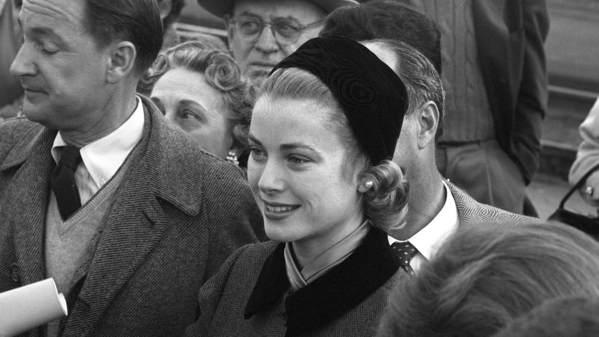 File:Grace Kelly 1956 crop.jpg