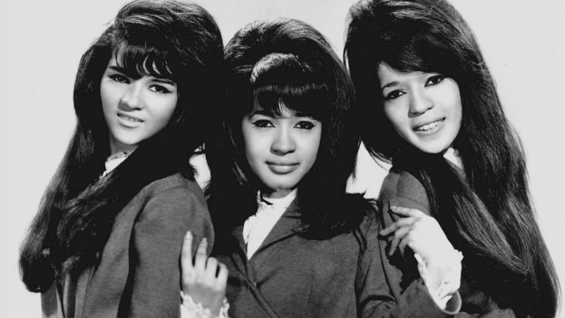 File:The Ronettes 1966.JPG