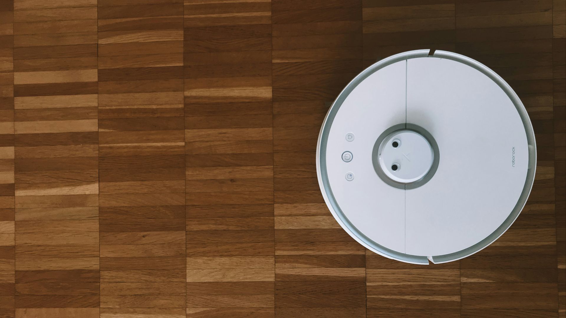 white round ceiling light turned off