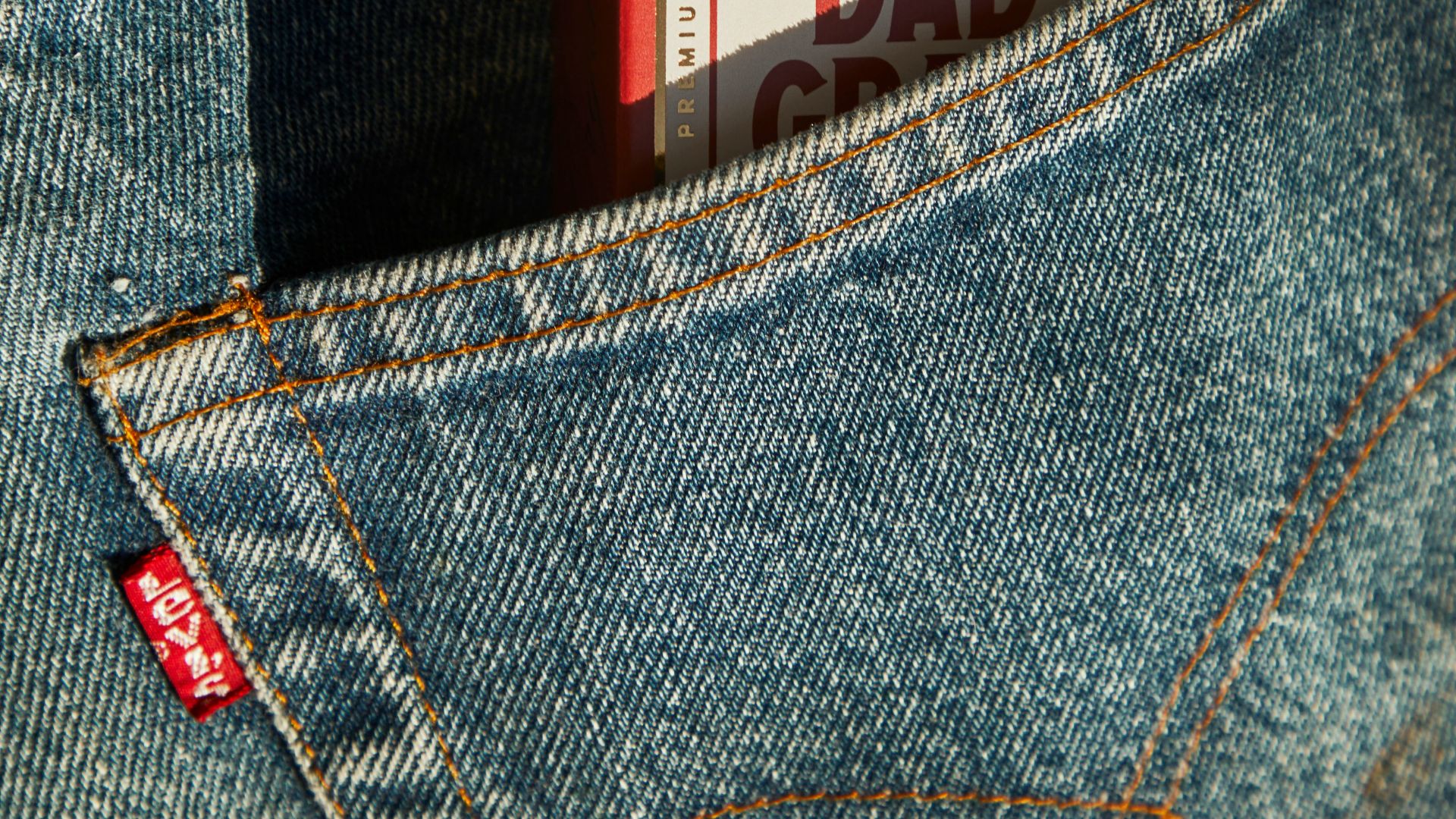 white and red flip top cigarette box