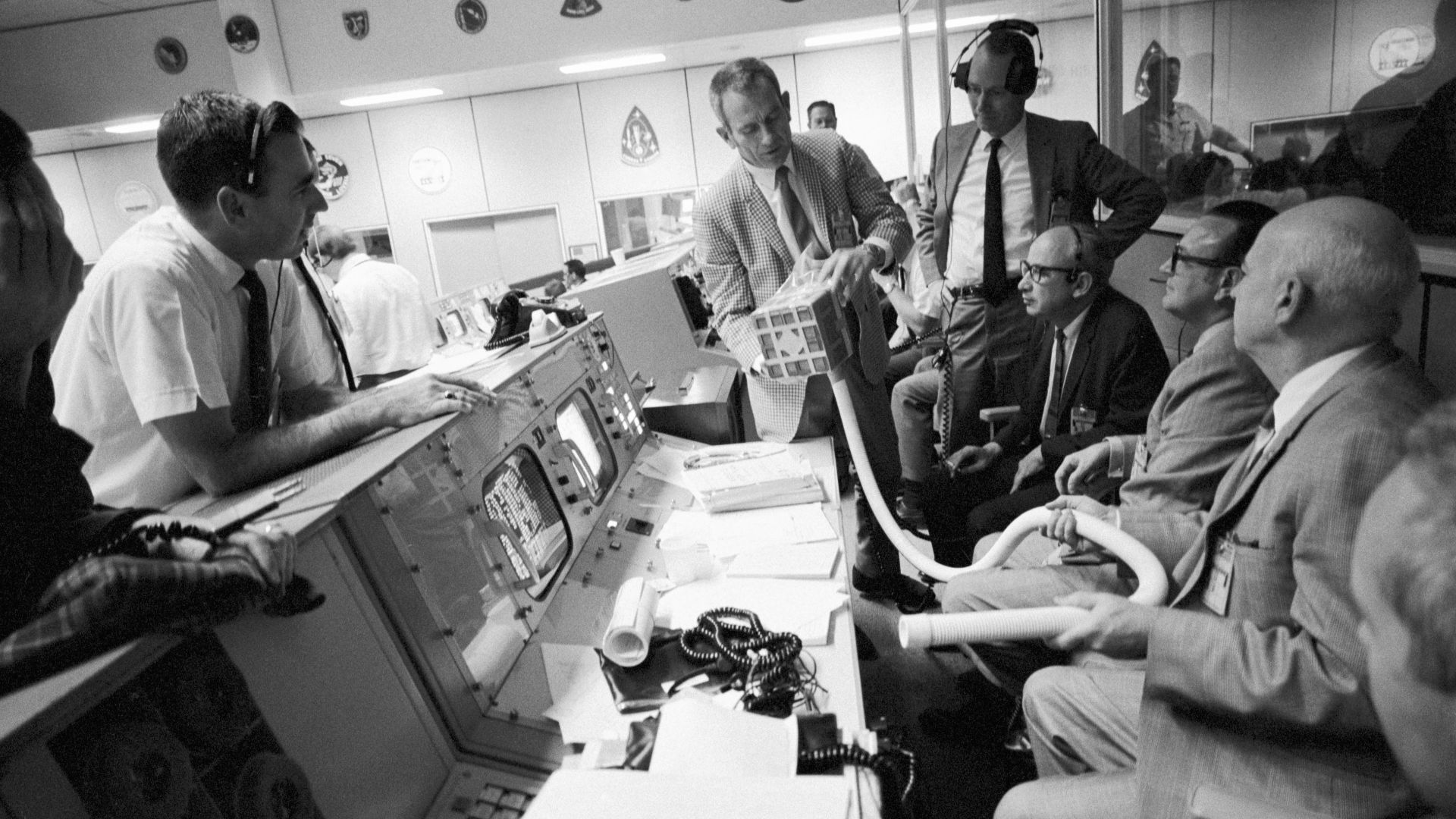 File:Apollo 13 Mailbox at Mission Control.jpg