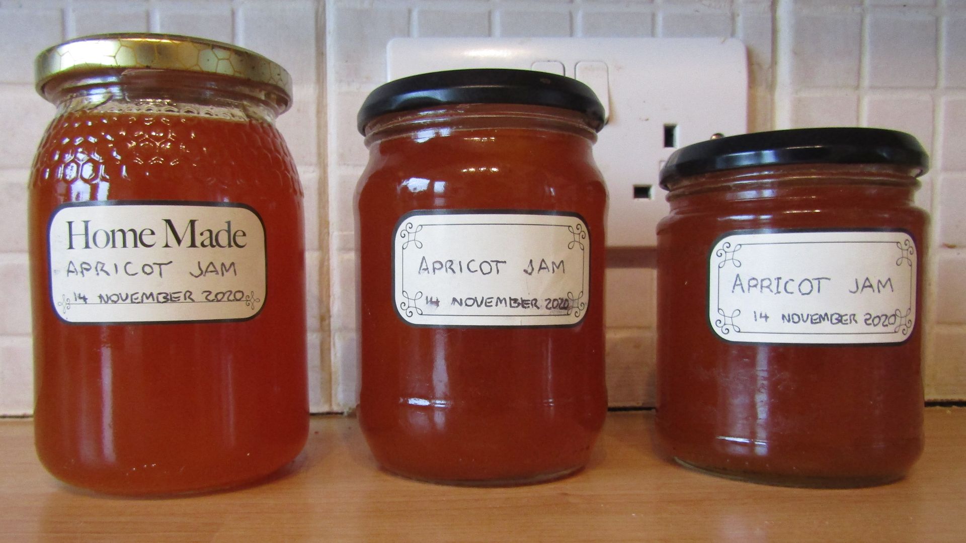 File:-2020-11-14 Homemade Apricot Jam, Trimingham.JPG