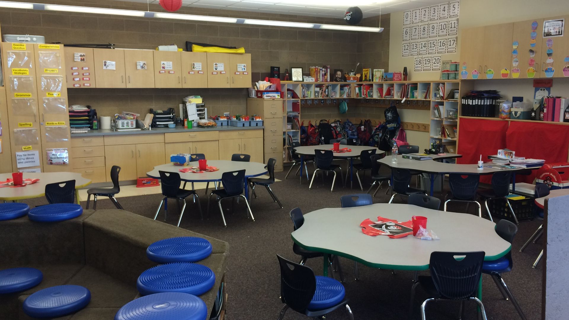 File:Building a Classroom.jpg