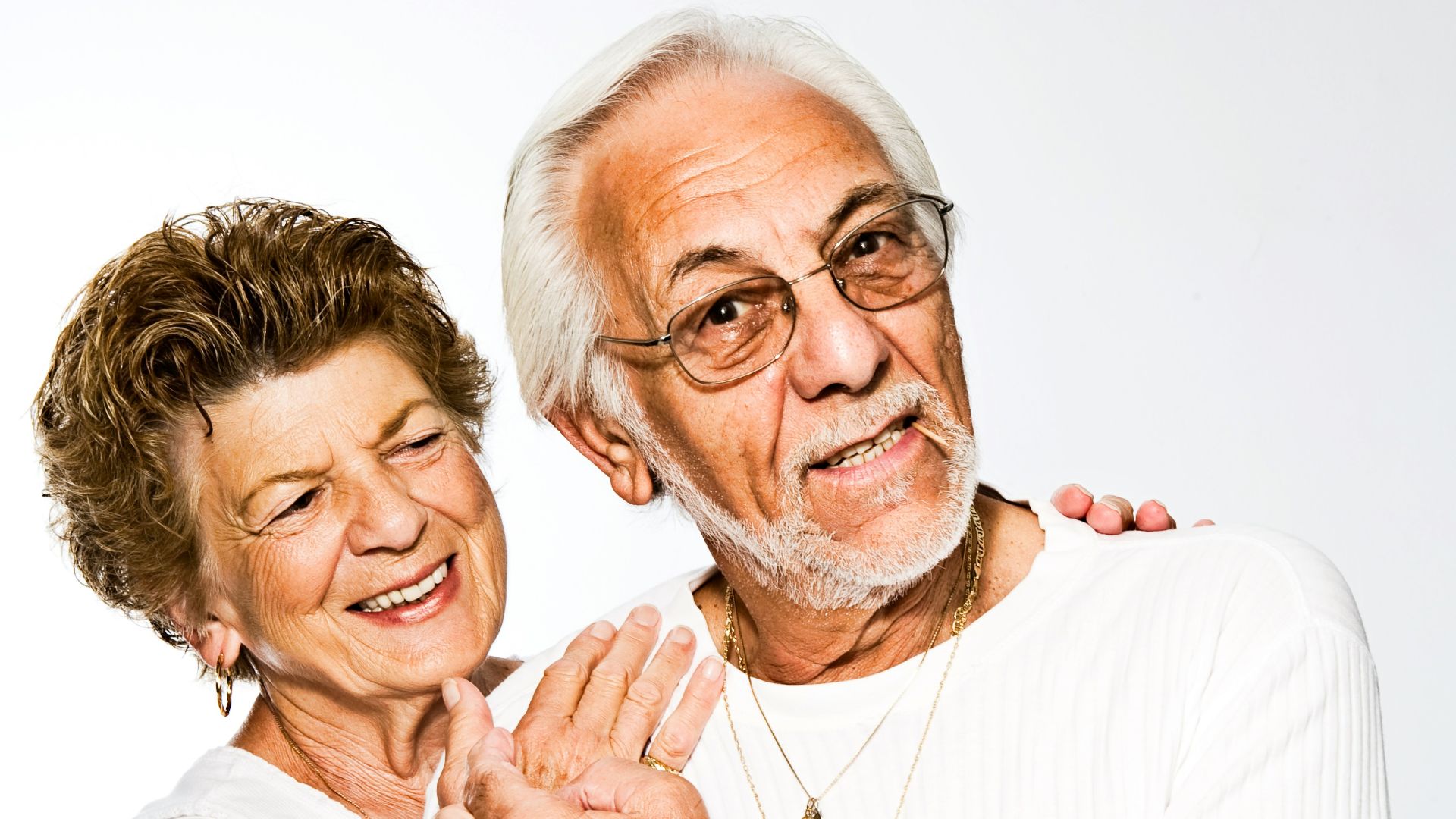 men's white crew-neck T-shirt