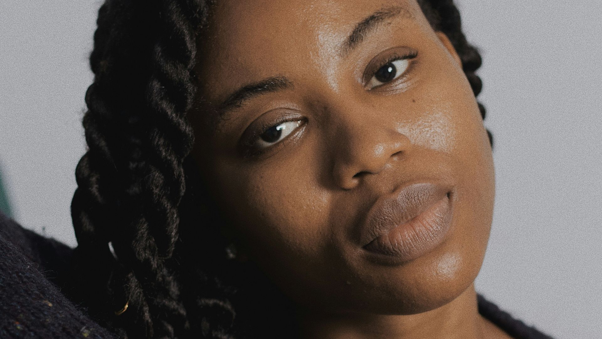 woman in black tank top