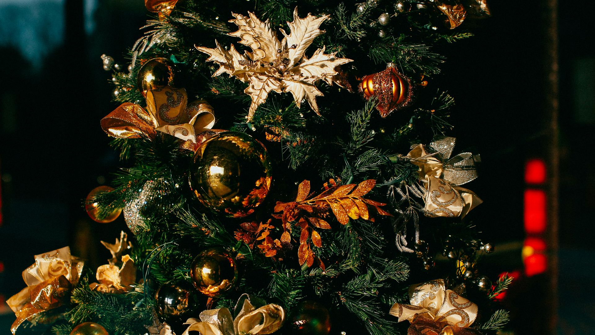 Christmas tree with decors