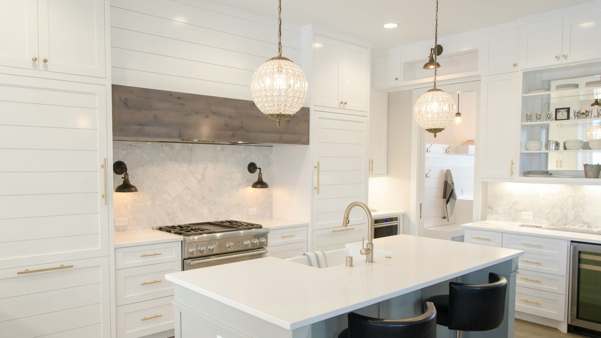 white kitchen room set