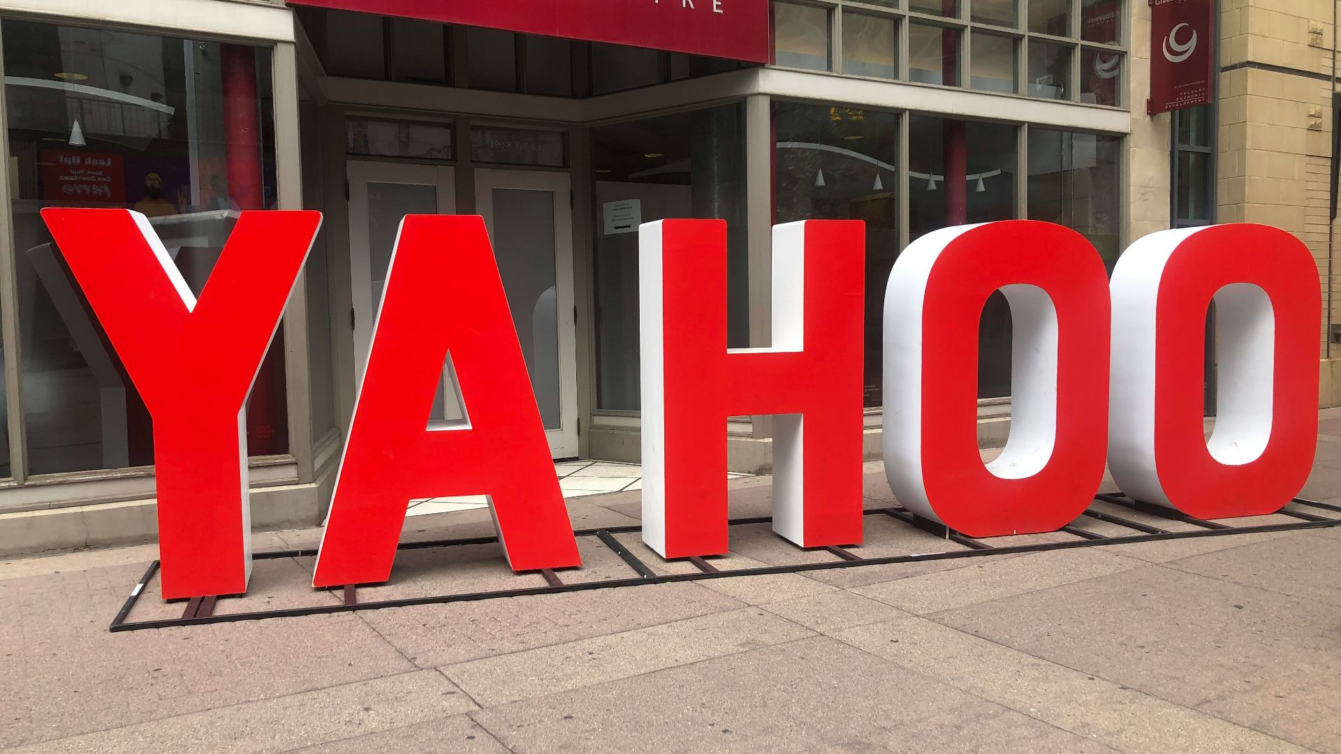 red Yahoo signage on street