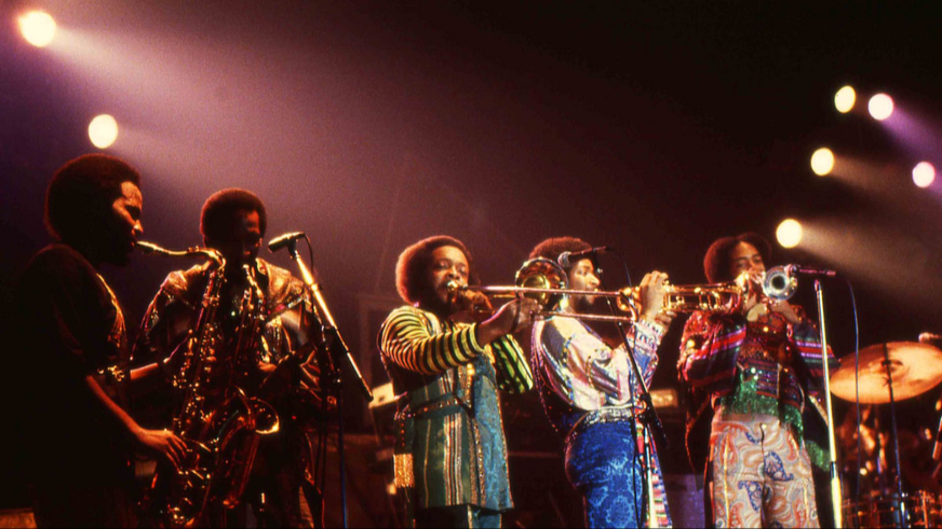File:Earth Wind and Fire.jpg