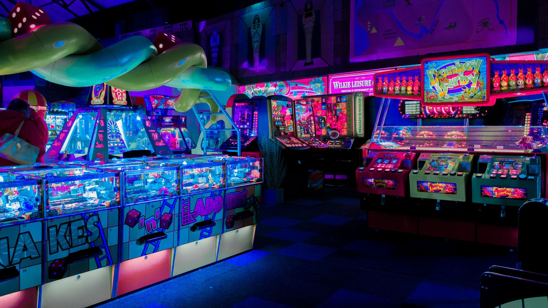 arcade game station