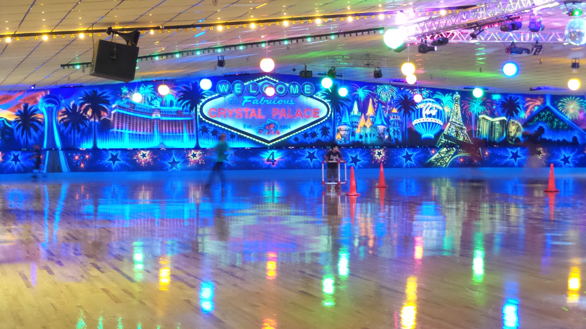 File:Crystal Palace Skating Rink Las Vegas, Nevada.jpg