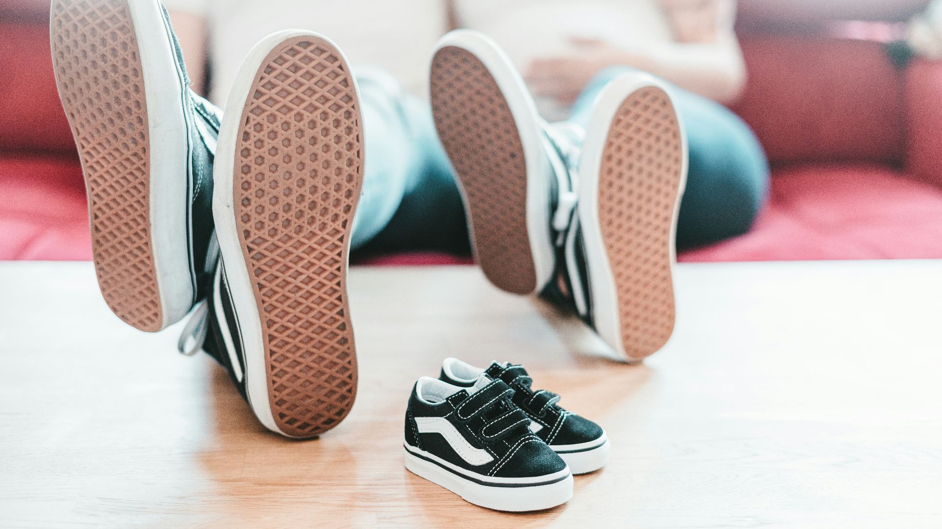 black and white nike sneakers