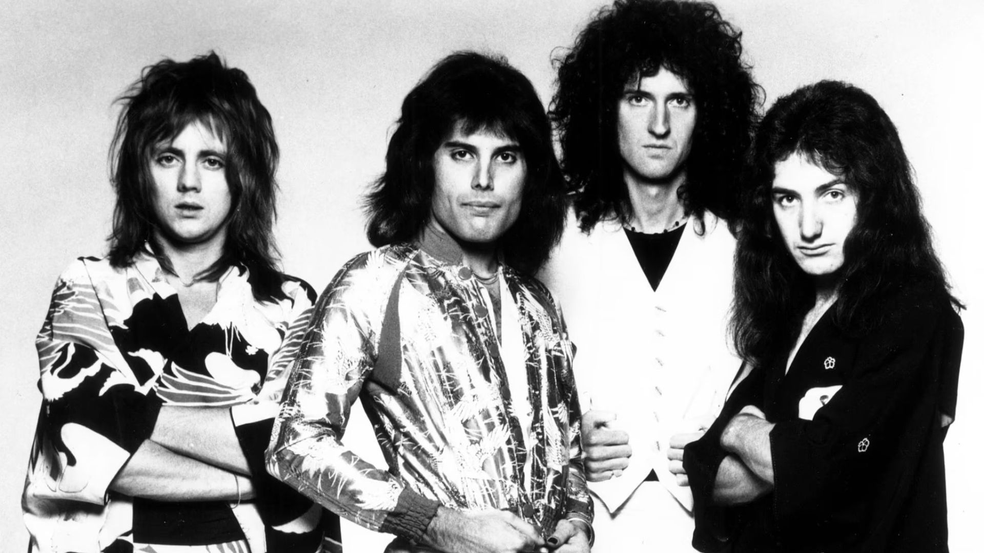 File:Queen A Night At The Opera (1975 Elektra publicity photo 02).jpg