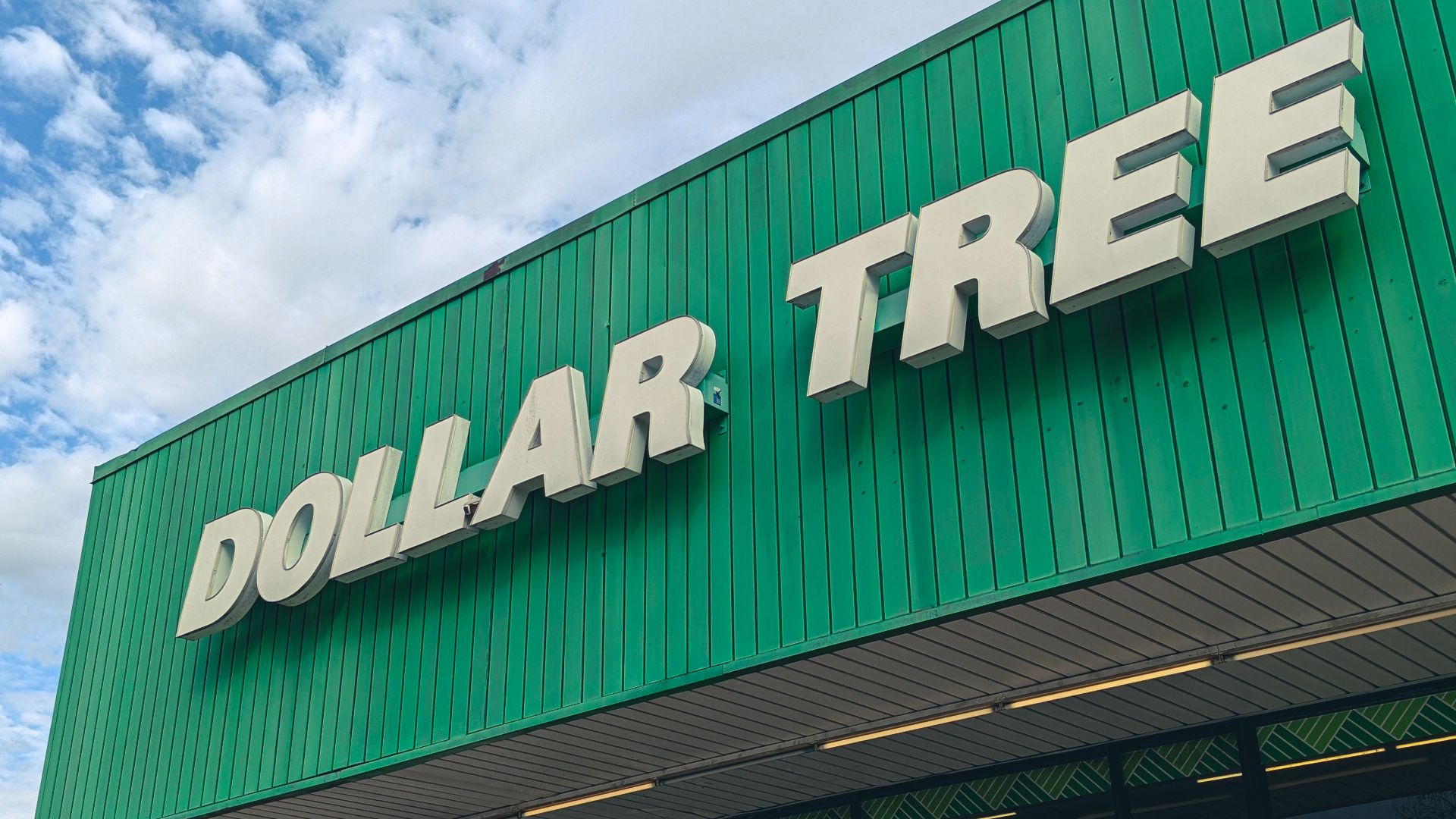 File:Dollar Tree, New Orleans Feb 2022.jpg