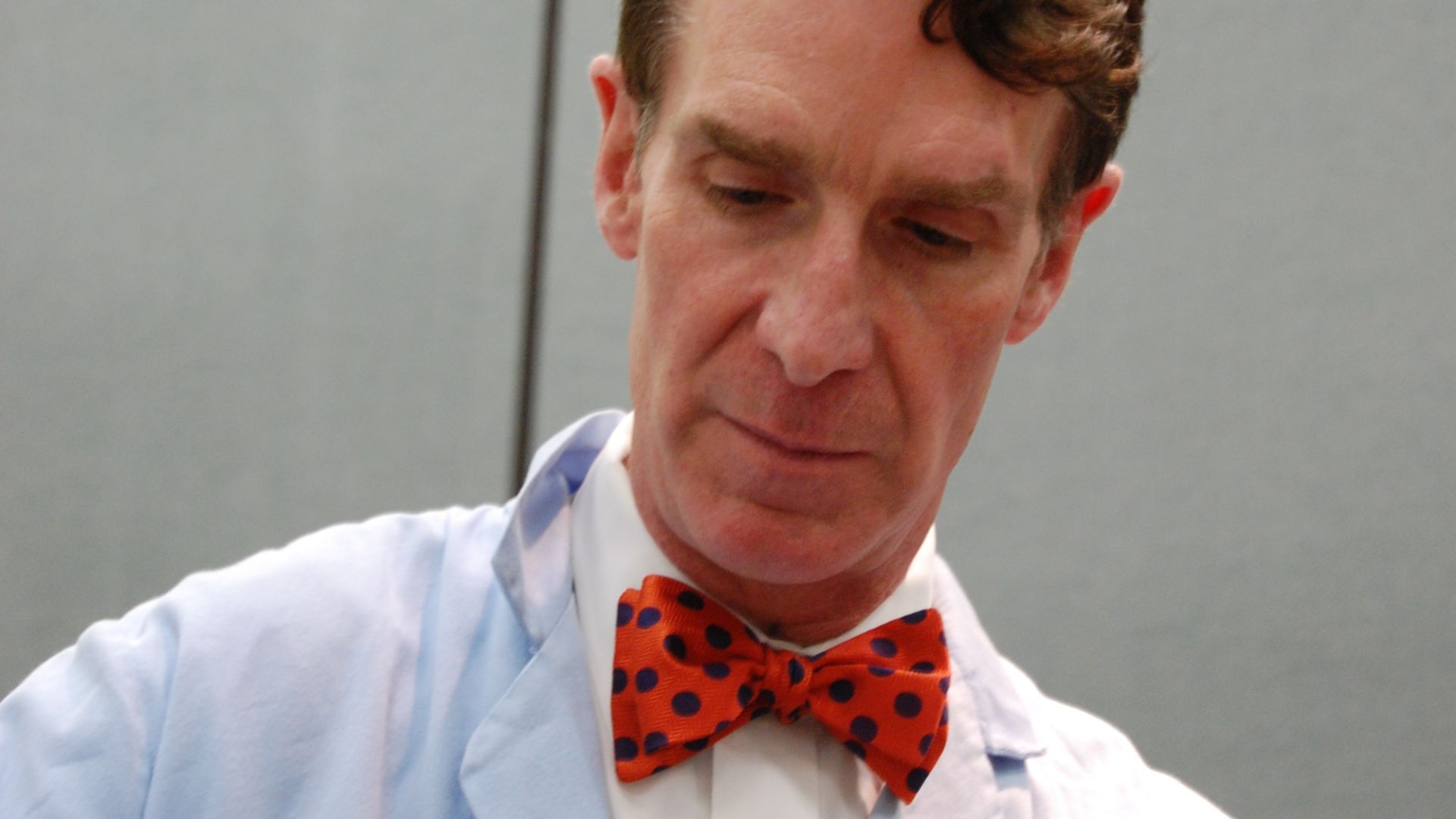 File:Bill Nye with trademark blue lab coat and bowtie.jpg
