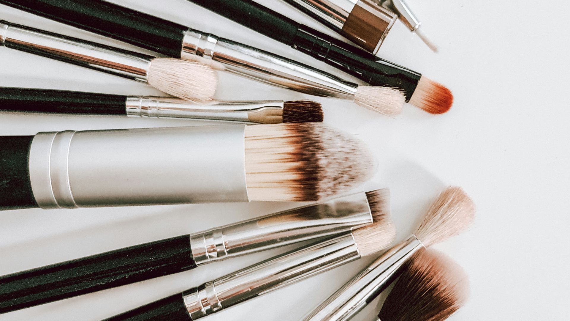 black and brown makeup brush set