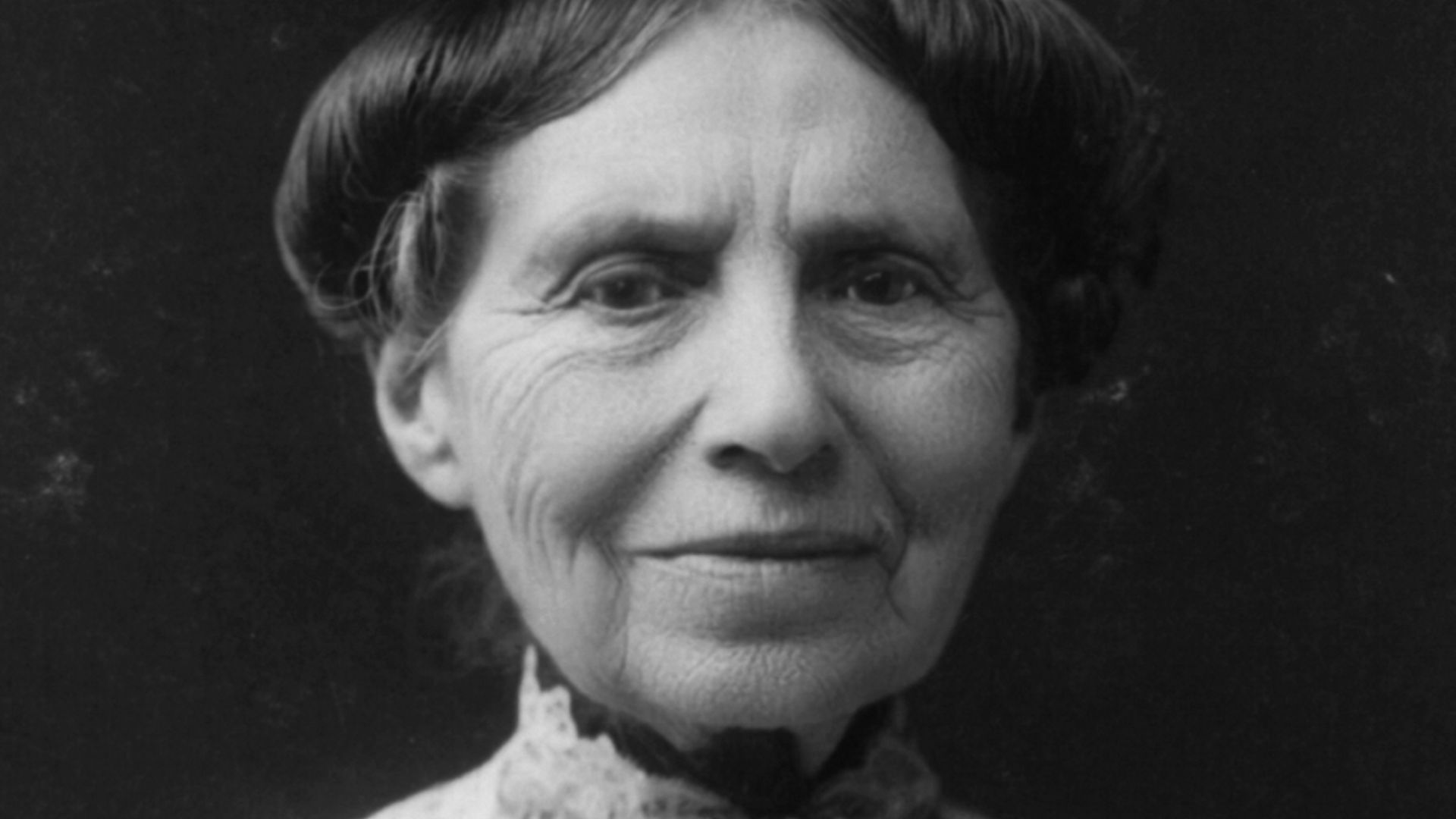 File:Clara Barton 1904.jpg