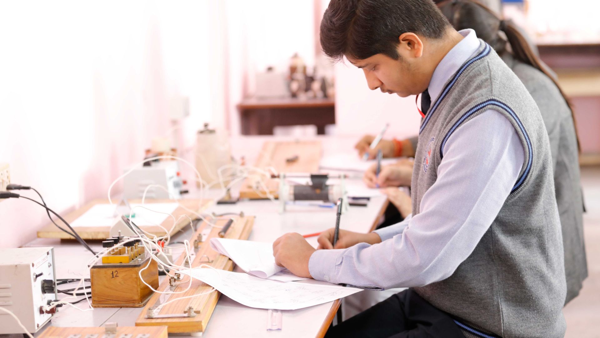 File:Physics Lab Practical.jpg