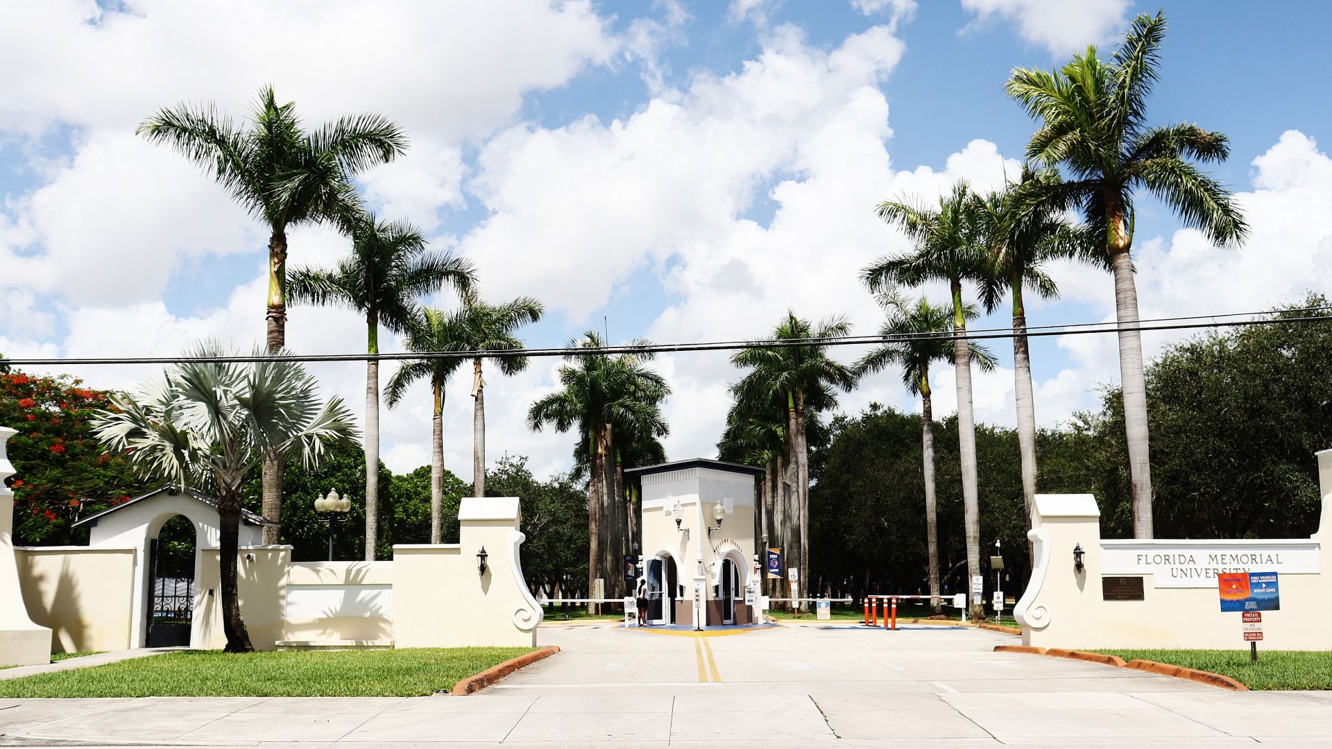 File:FloridaMemorialU-4 - 52273368773.jpg