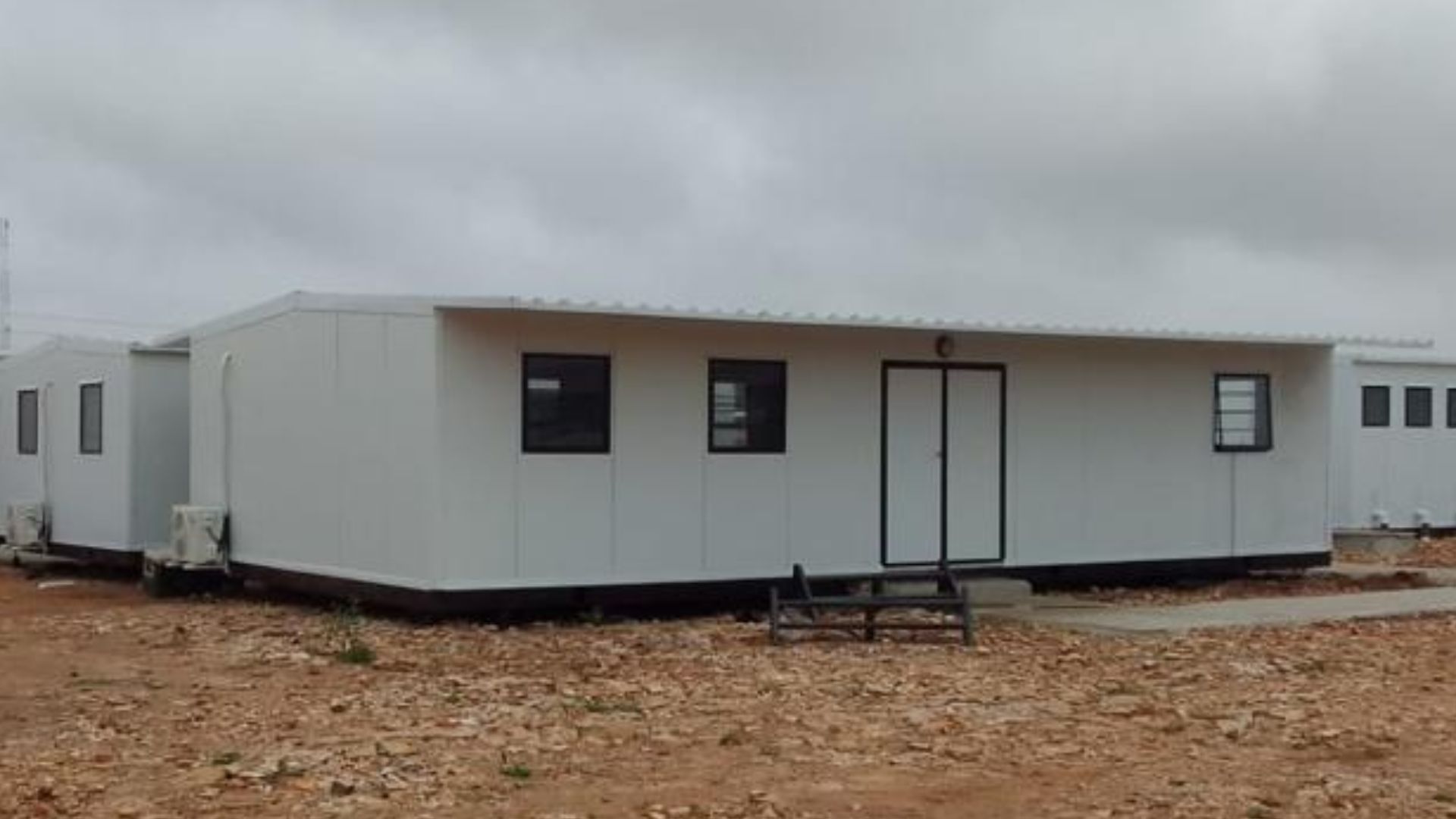 File:Commercial Modular Buildings - By Hloni Modular Prefab and Design.jpg