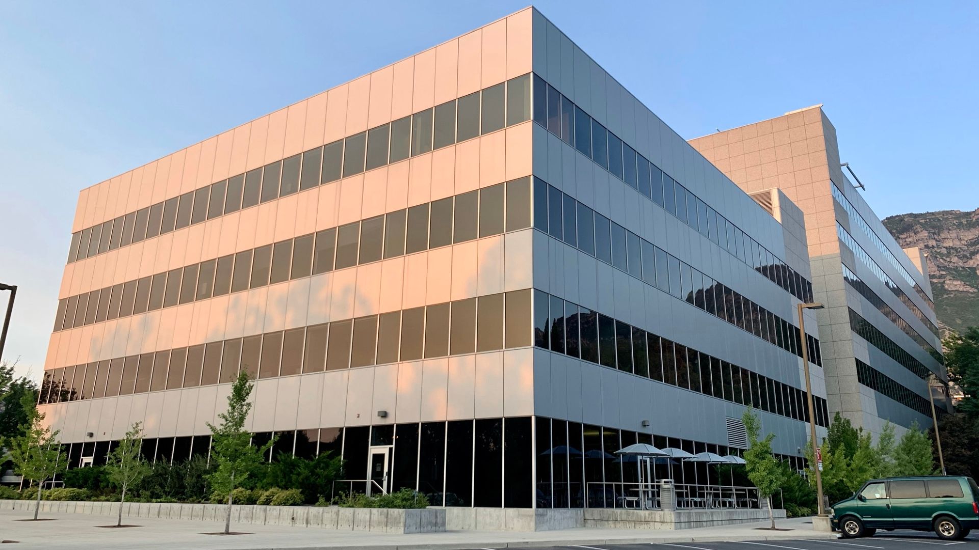 File:BYU N. Eldon Tanner Building (TNRB).jpg