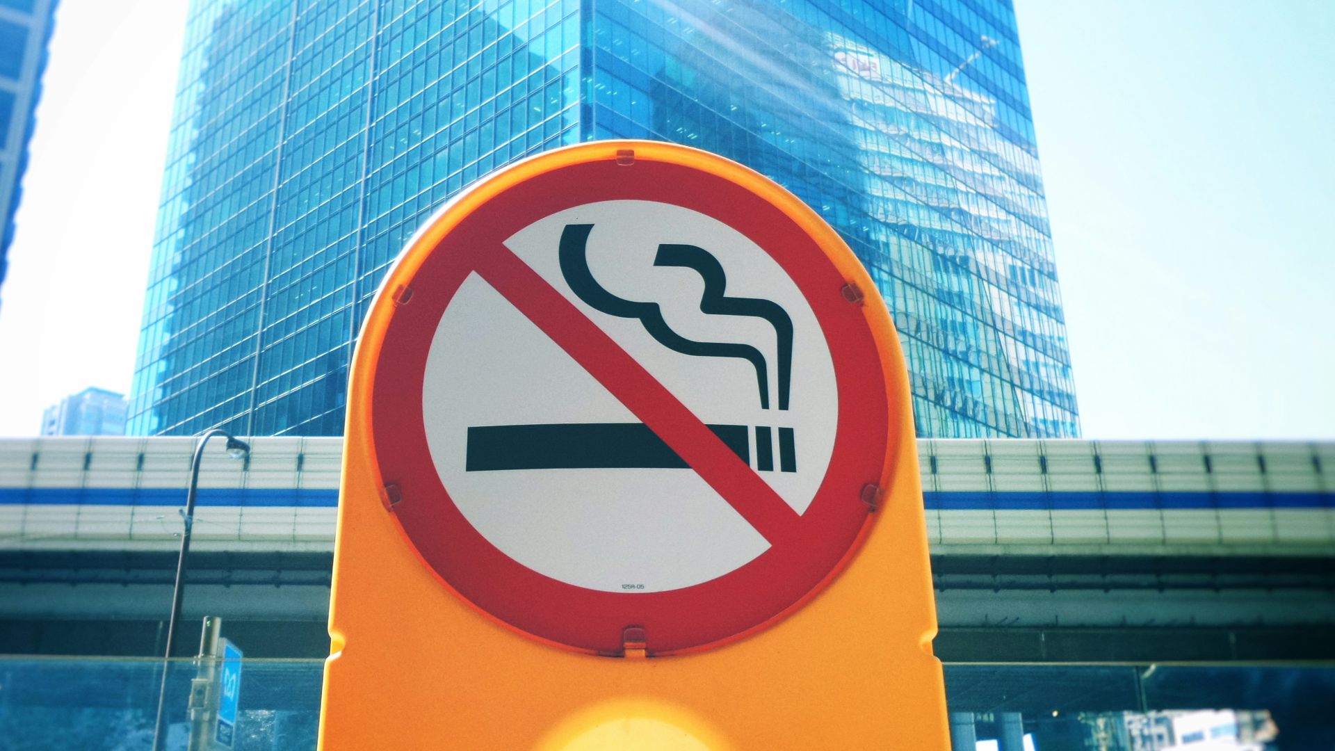 no cigarette signage