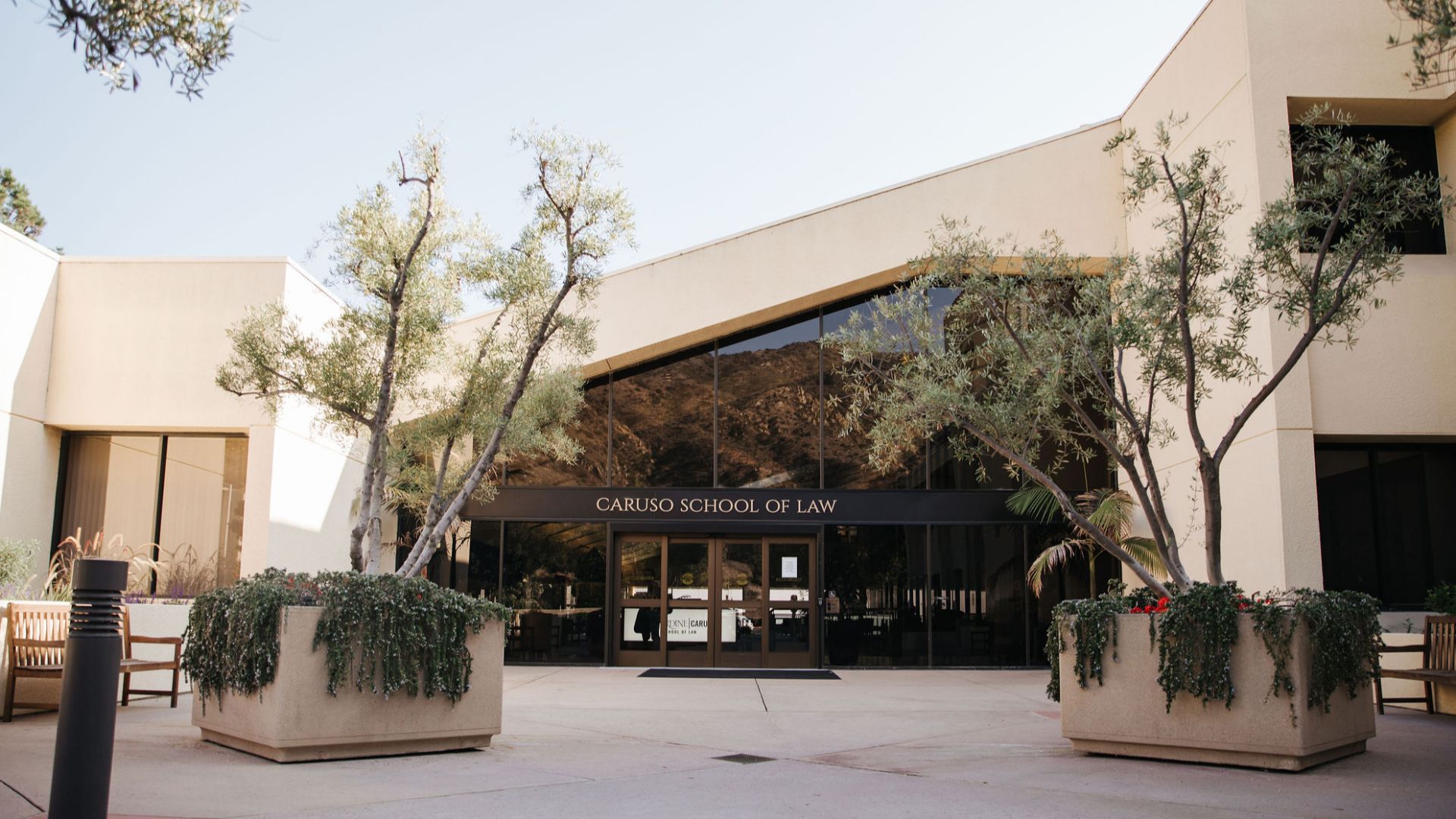 File:Pepperdine University Caruso School of Law front entrance by Cecily Breeding.jpg