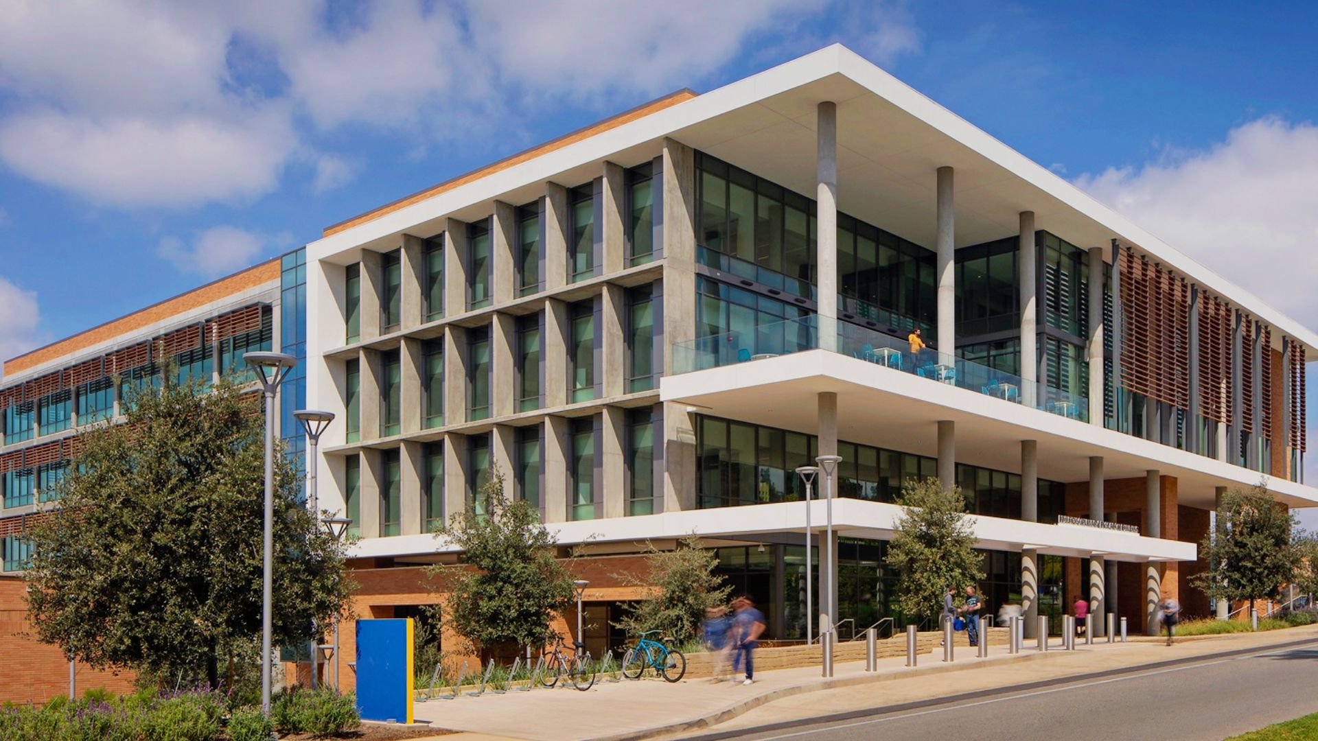 File:UCR Multidisplinary Research Building (cropped).png