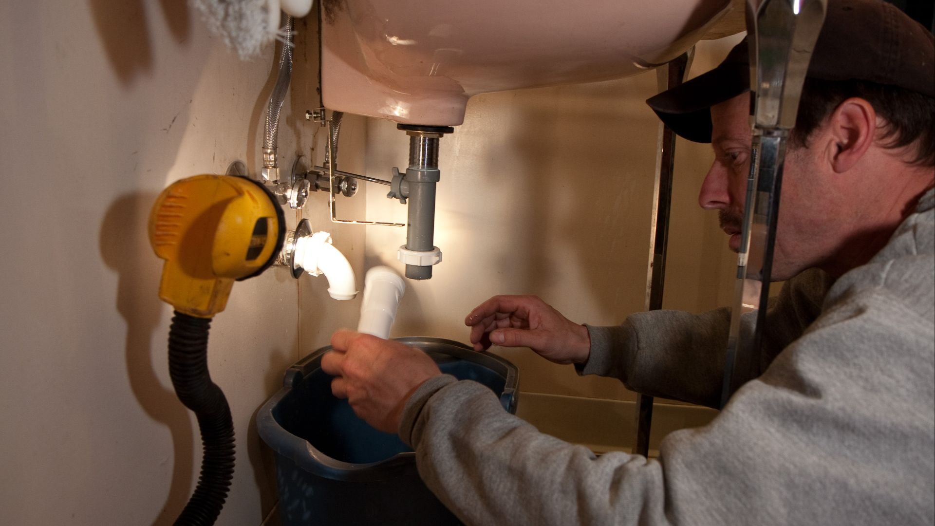 File:Plumber at work 2010 USA.jpg