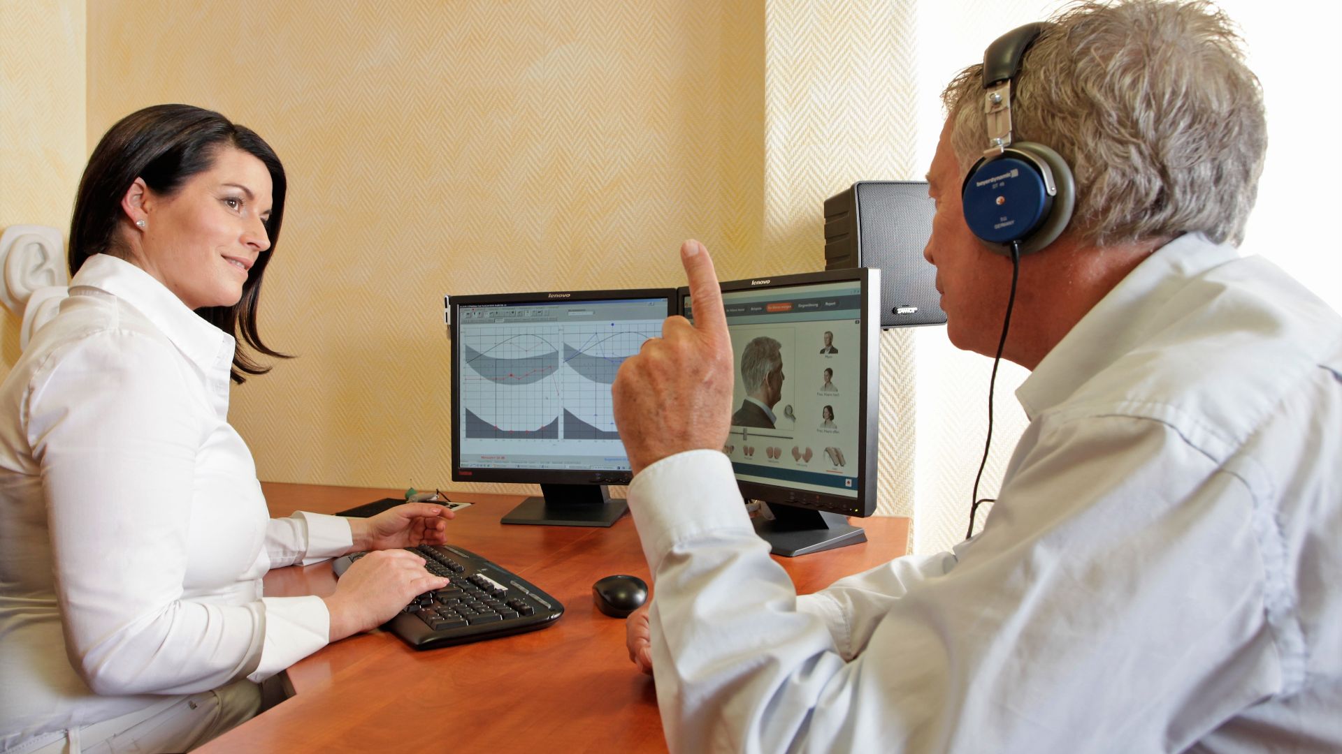 File:Audiologist, 2015.jpg