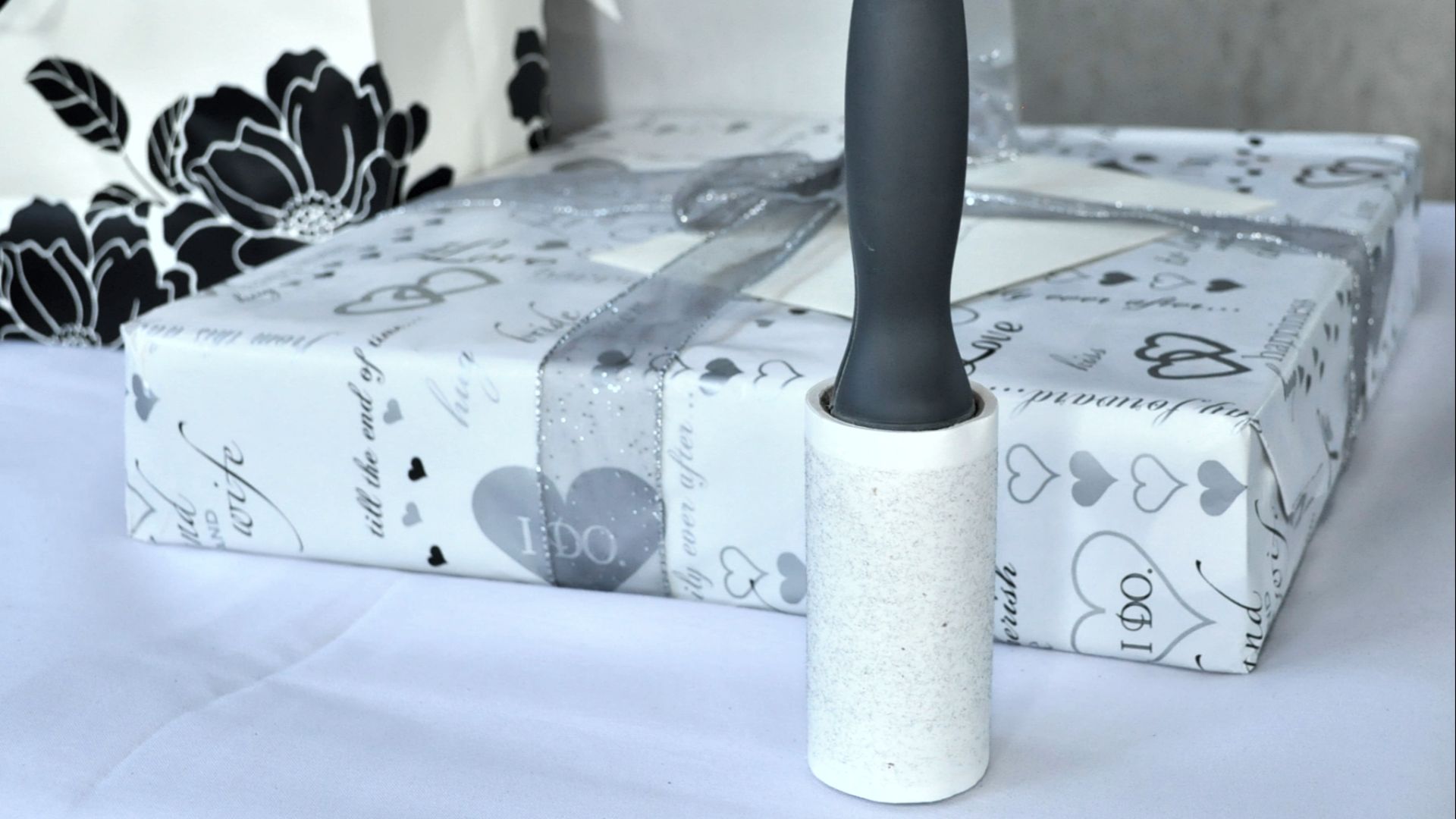 File:Lint roller (8013290103).jpg