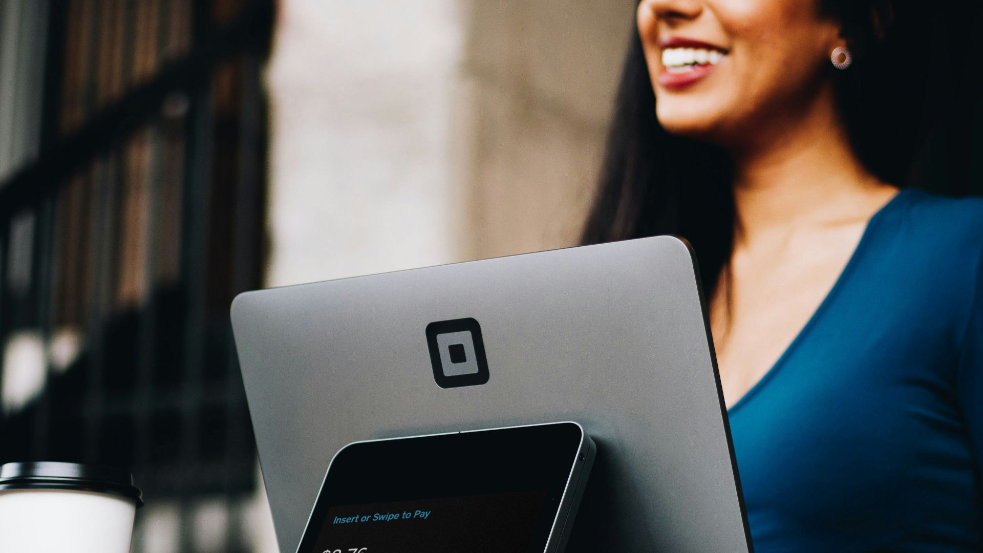 gray computer monitor