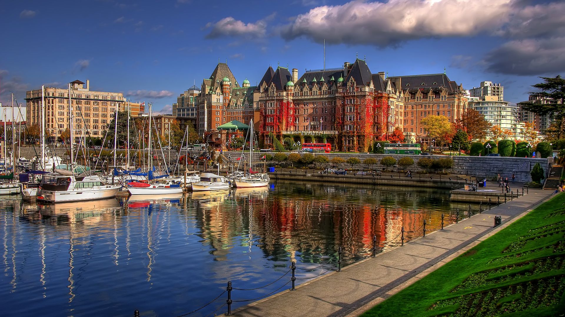 File:The Postcard View -- Victoria, British Columbia.jpg