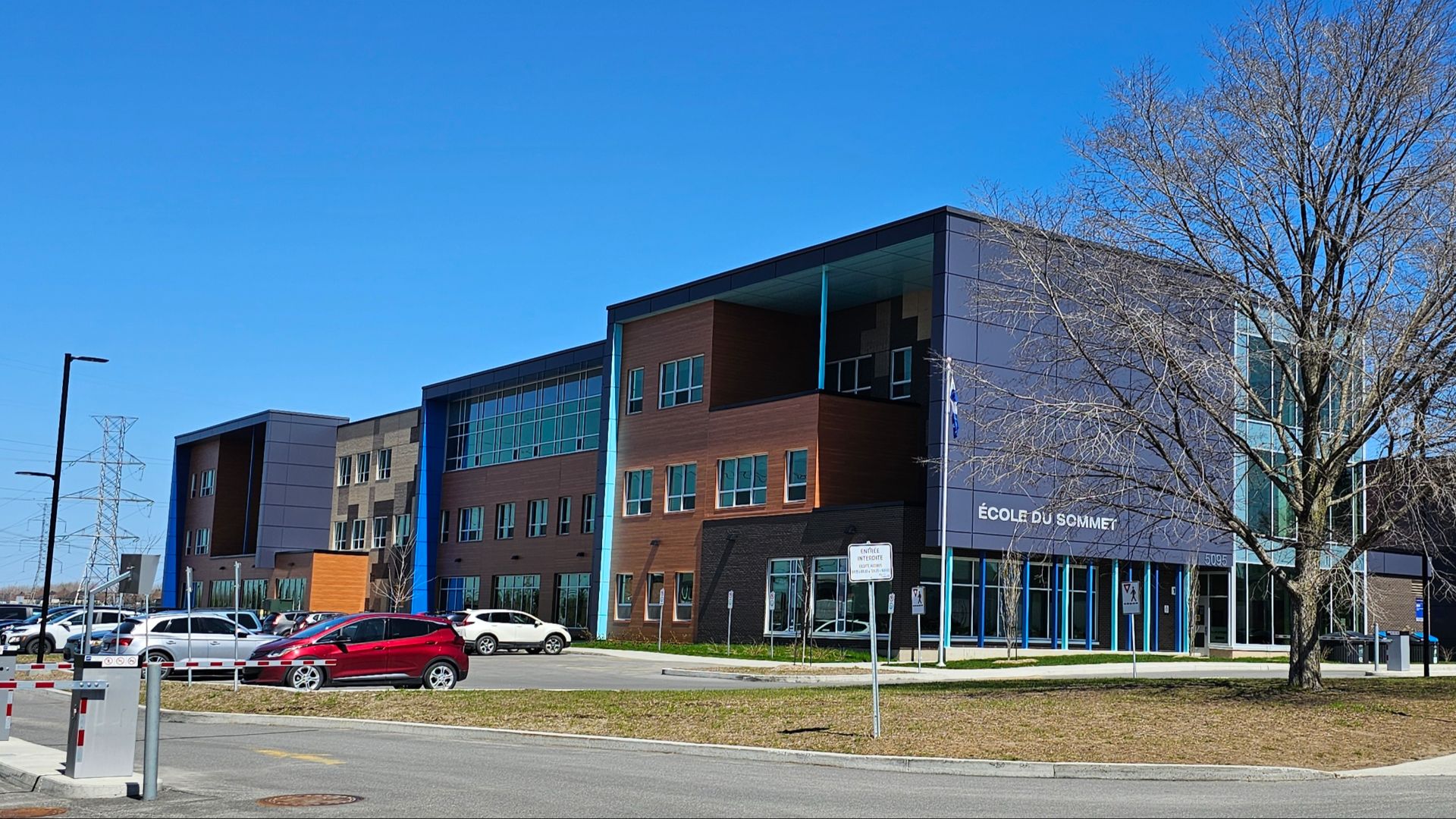 File:Laval (Québec)-École du Sommet, boul. du Souvenir-2024-04-26.jpg