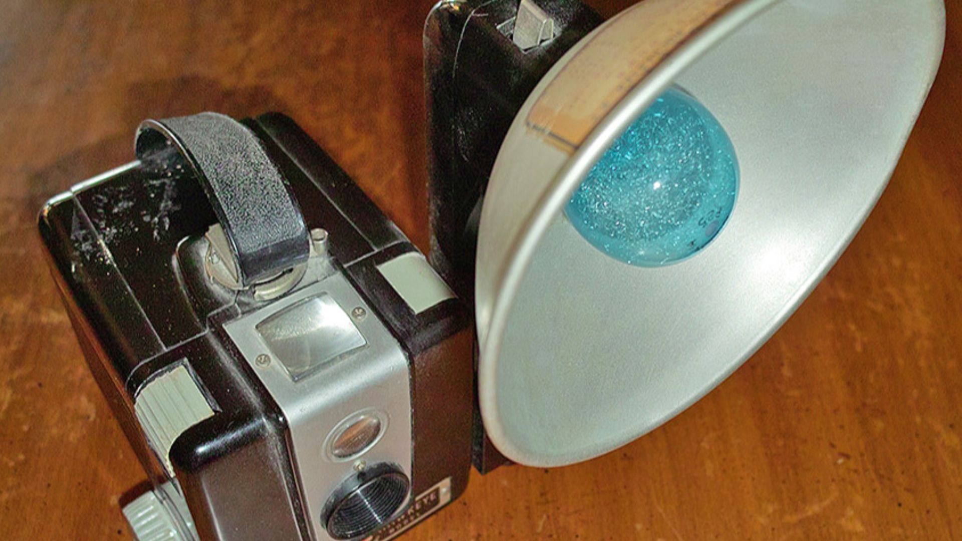 File:Brownie Hawkeye with Flash.jpg