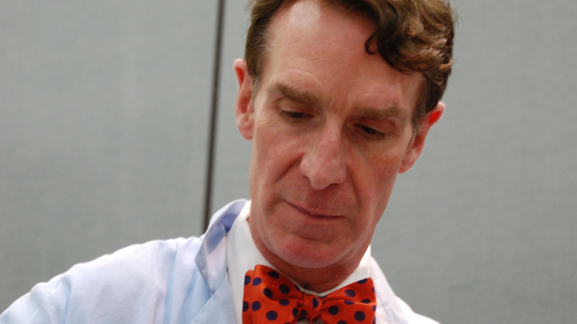 File:Bill Nye with trademark blue lab coat and bowtie.jpg